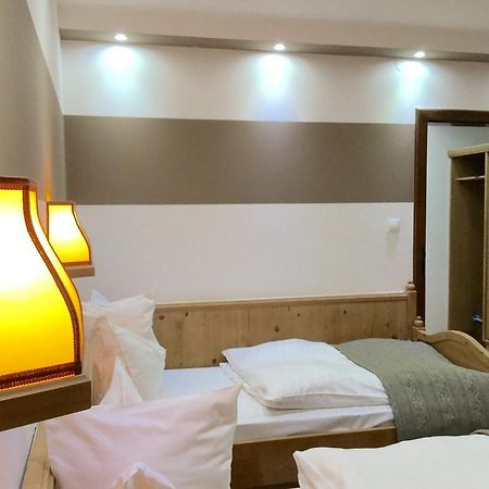 Fogado Az Oreg Preshez Hotel Mór Екстериор снимка