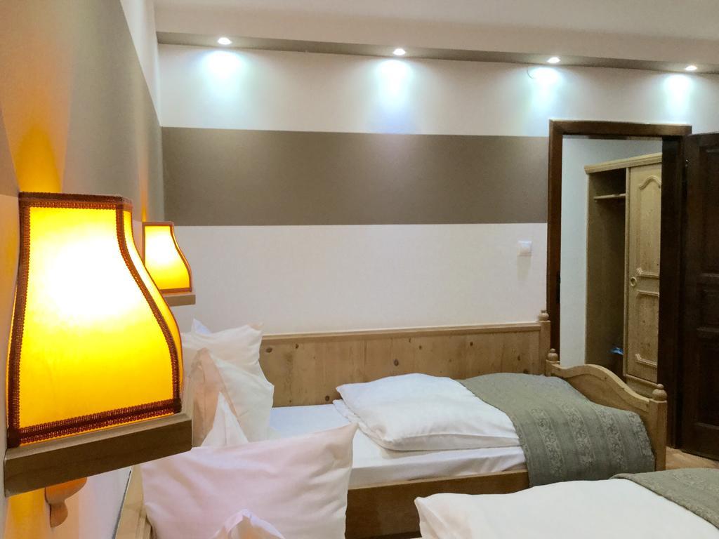 Fogado Az Oreg Preshez Hotel Mór Екстериор снимка