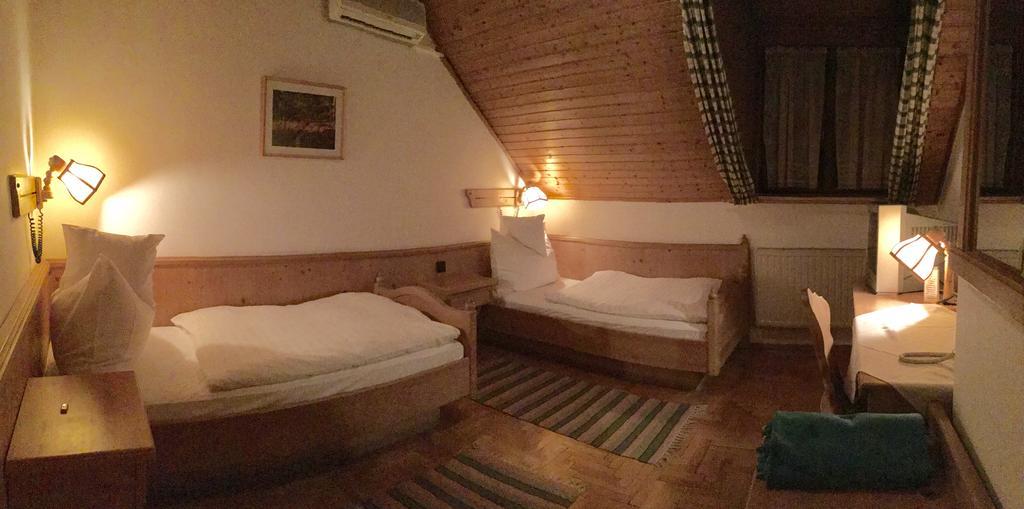 Fogado Az Oreg Preshez Hotel Mór Екстериор снимка